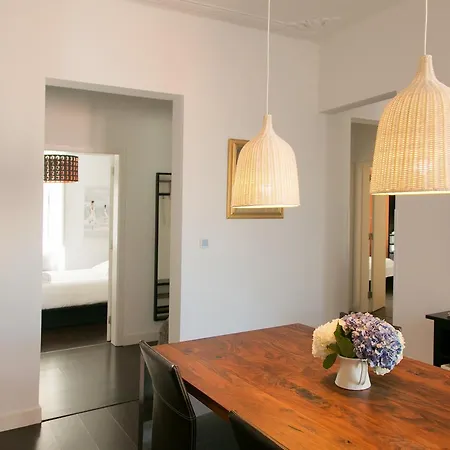 Bright And Cosy With Terrace, Graca District Lisboa